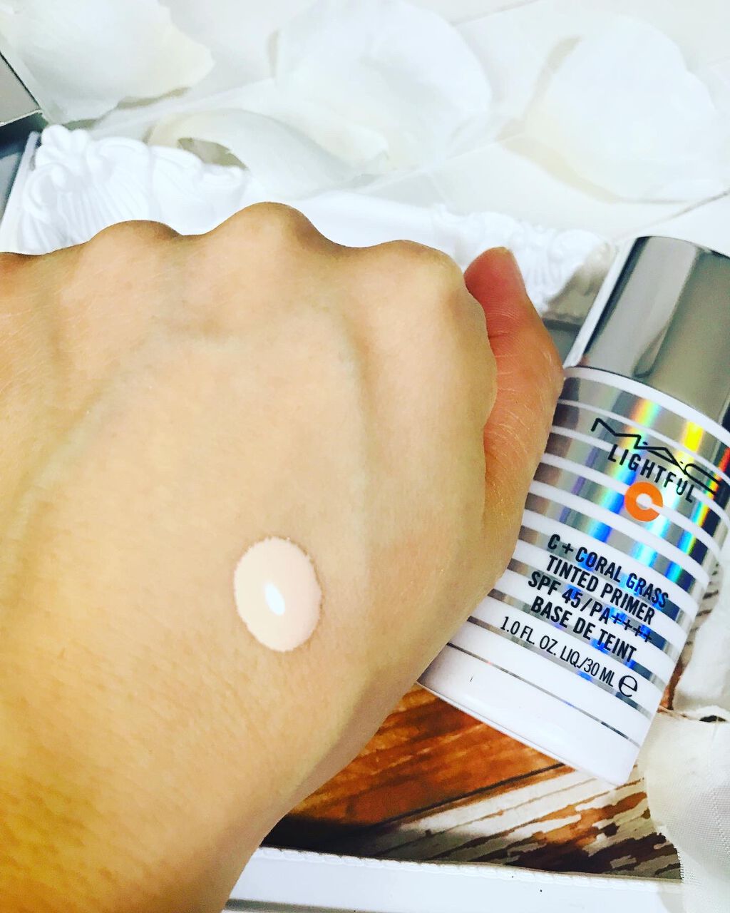 ライトフル Ｃ＋ティンティッド プライマーSPF45(PA++++)/M・A・C/化粧下地を使ったクチコミ（1枚目）