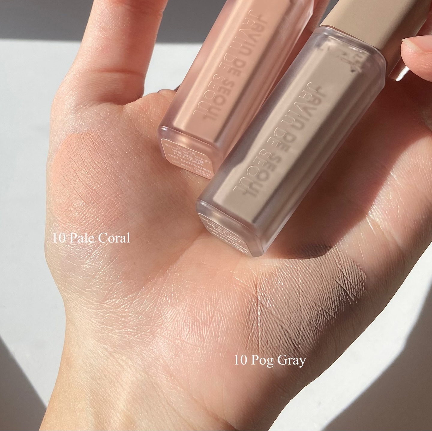 ふんわりした優しい目元にジャビンドウソウルウィンクアイシエードプライマー💭

クリーミーなテクスチャーでにじまずスッキリとしたマットな発色🤍
いつも使ってるアイシャドウ重ねても可愛いけど、私はこのプライマーにラメだけ乗せて仕上げるのが好