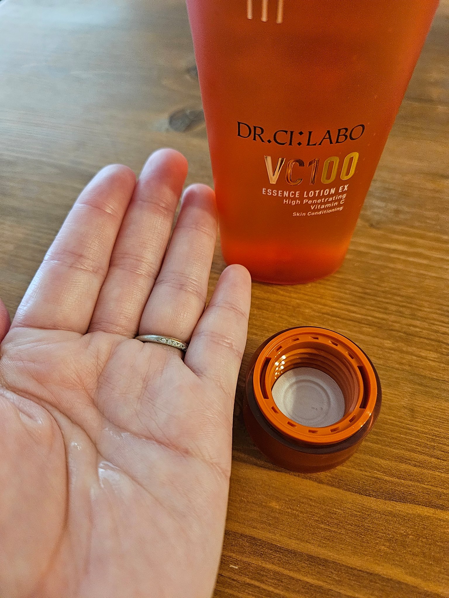 VC100エッセンスローション EX/ドクターシーラボⓇ/化粧水を使ったクチコミ（2枚目）