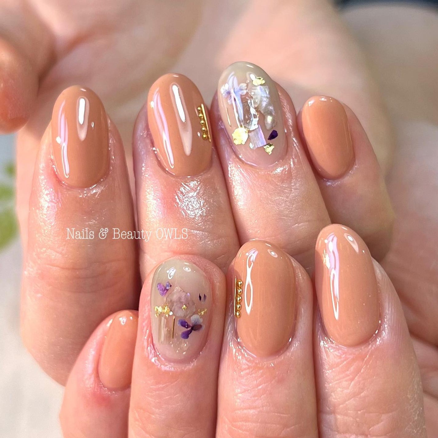 ぴよこれいと あうるす on LIPS 「シェルとマイカフレークとワイヤーとスタッズとお花と金箔と。部屋..」(1枚目)