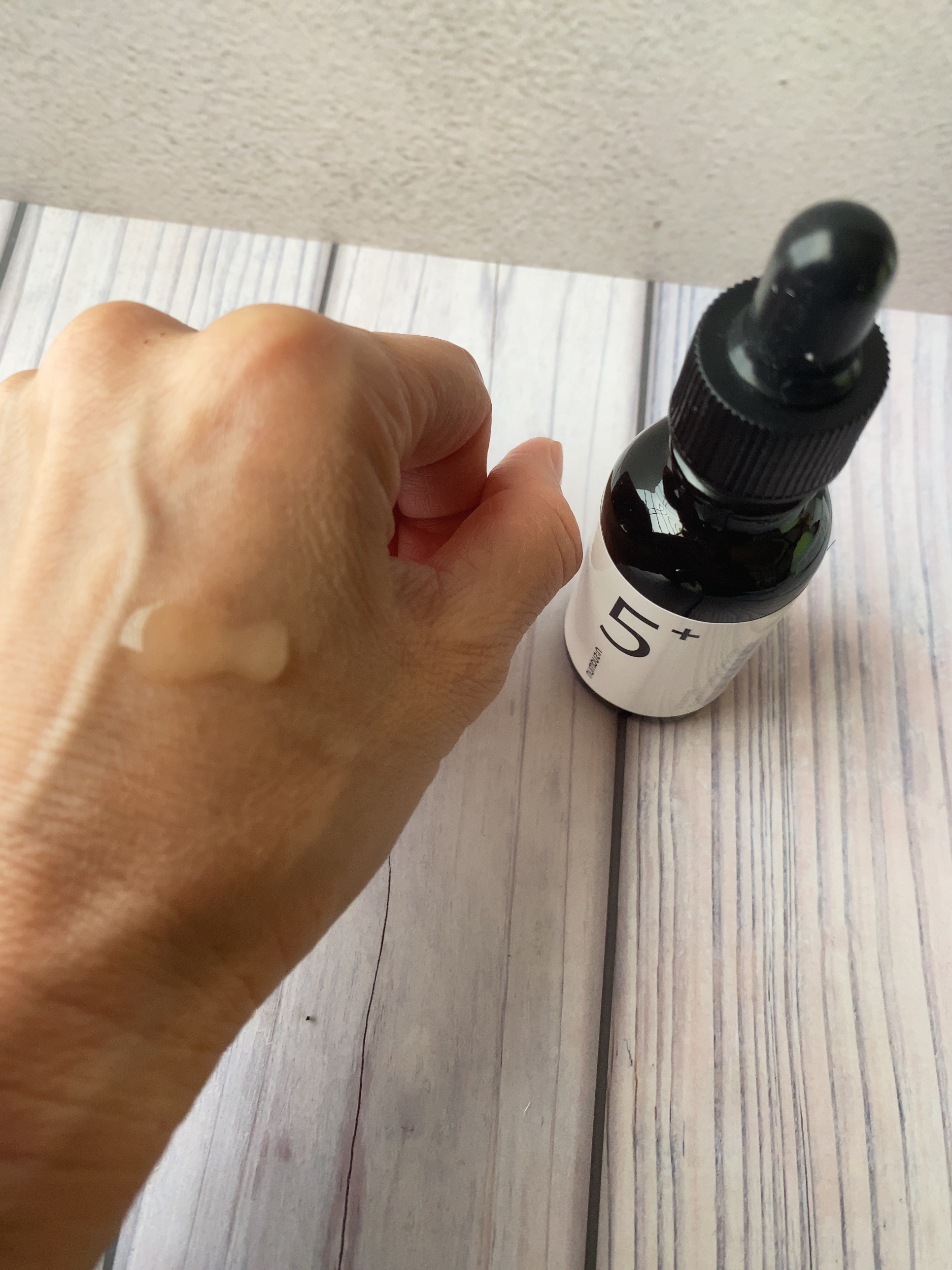 5番 白玉グルタチオンＣ美容液/numbuzin/美容液を使ったクチコミ（3枚目）