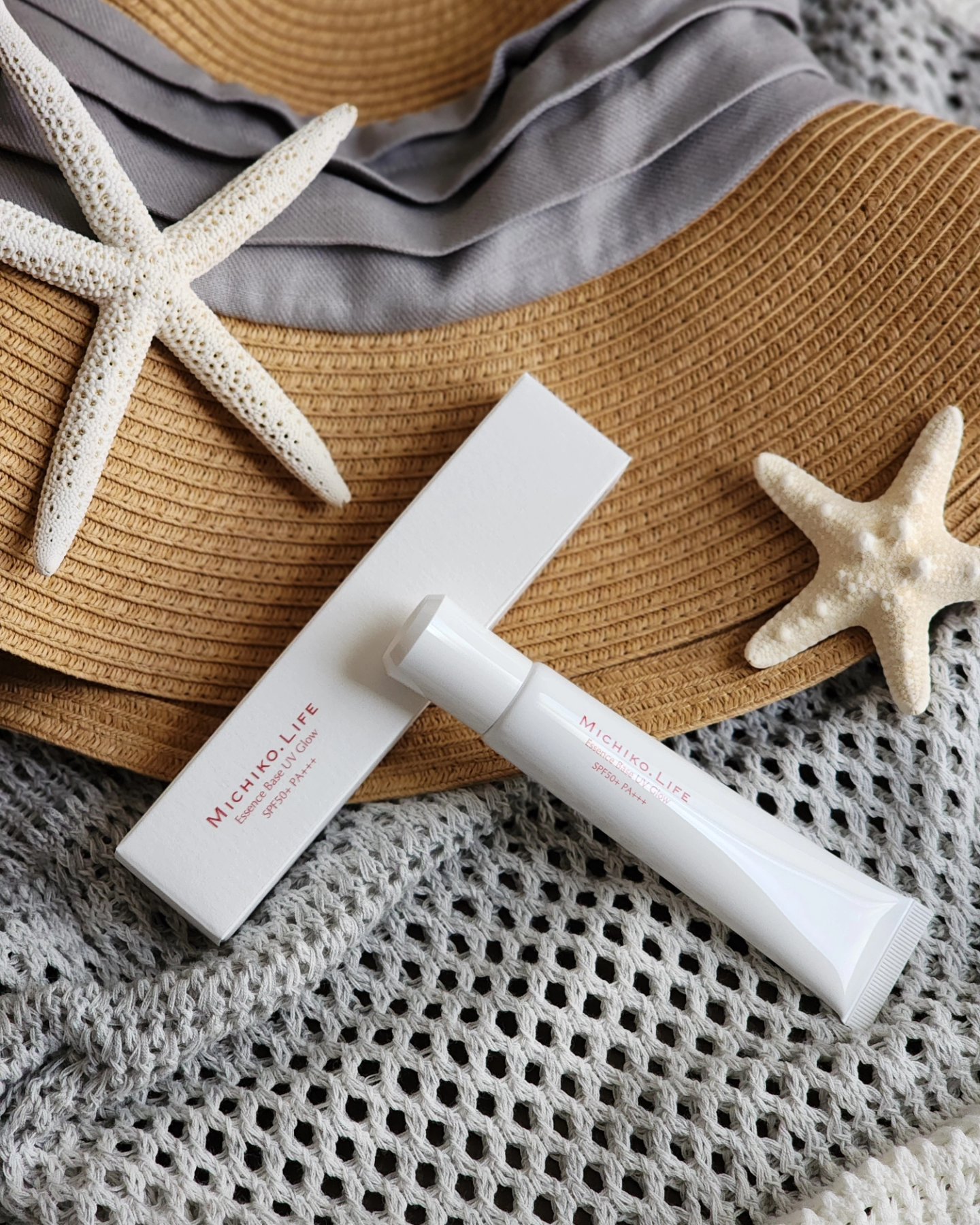 MICHIKO.LIFE様プレゼントキャンペーンで⁡
⁡｢エッセンスベースUVグロウ30g｣を頂きました❣️⁡
⁡⁡
⁡SPF50+/PA+++の化粧下地はメイクベース、UVクリーム、保湿クリーム、エッセンス、ハイライターと1本で5役をこな