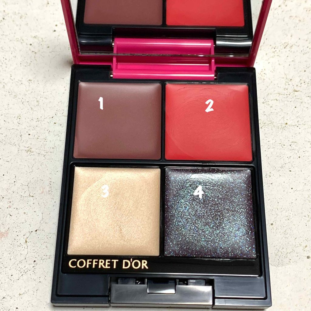 コフレドール マルチデザイニングパレットのクチコミ「最近、杏ちゃんと宮沢氷魚くんの
ドラマのせいか銀河鉄道の夜が
気になって仕方ない🌙*ﾟ🚋🌎

.....」（2枚目）