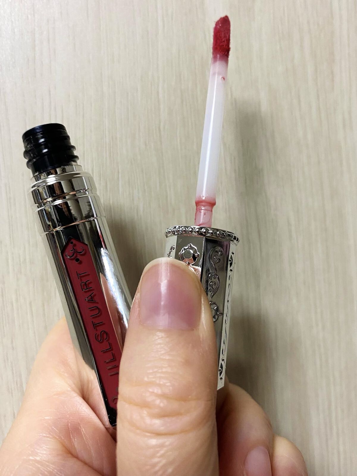 ジルスチュアート タイムレスグロウ ルージュティント 05 sunset afterglow /JILL STUART/リップティントを使ったクチコミ（3枚目）