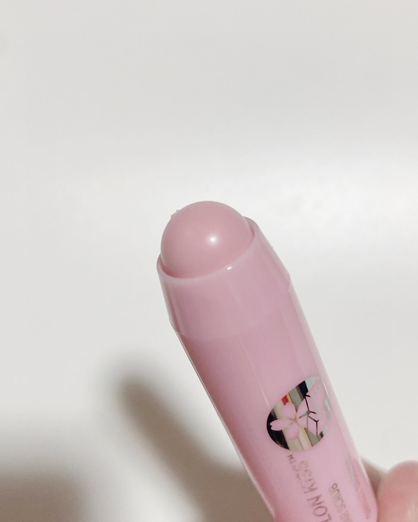 レブロン キス シュガー スクラブ 115 スウィート サクラ/REVLON/リップスクラブを使ったクチコミ（3枚目）