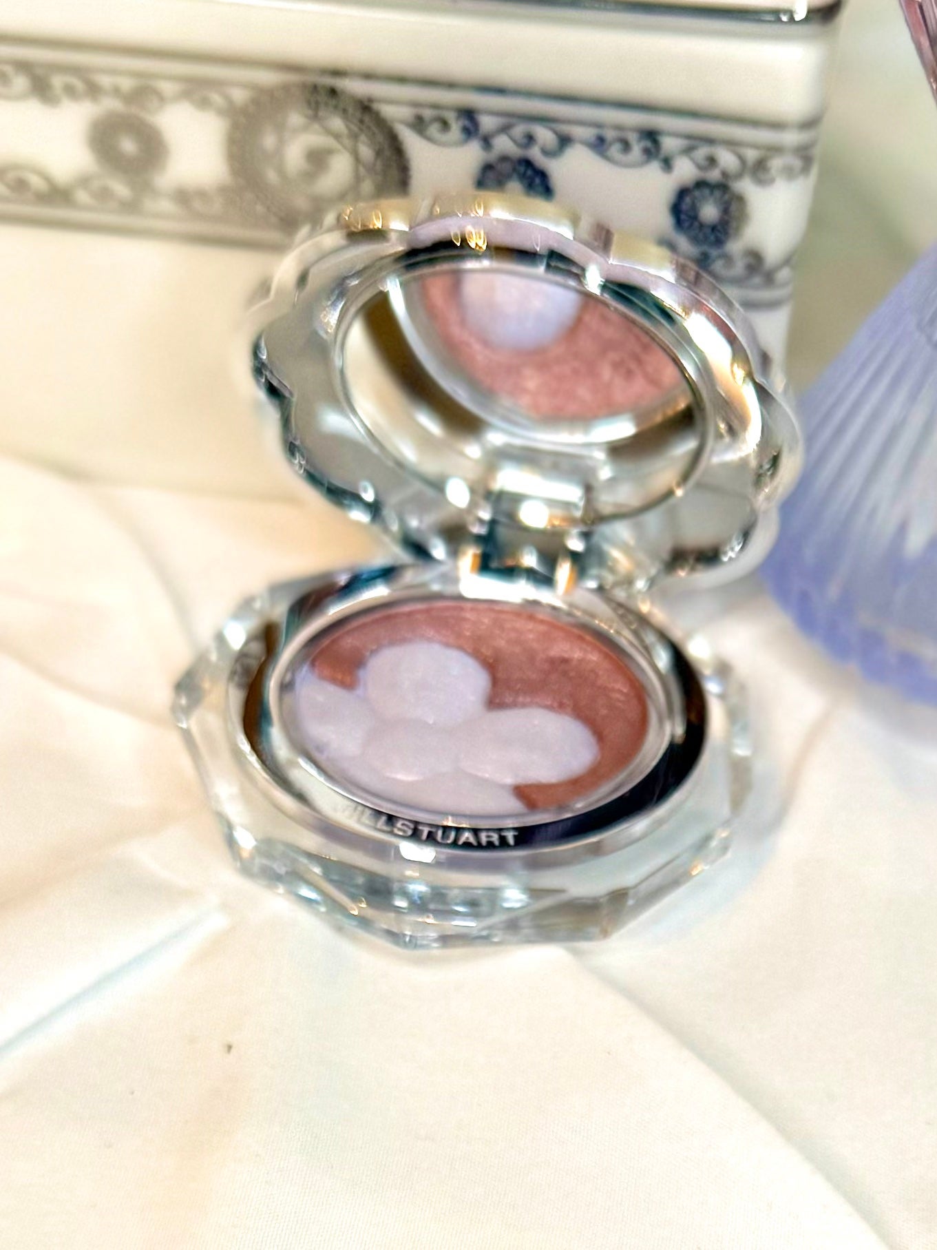 ジルスチュアート クリスタルブルーム ペタルクチュールアイズ デュオ/JILL STUART/アイシャドウパレットを使ったクチコミ(1枚目)