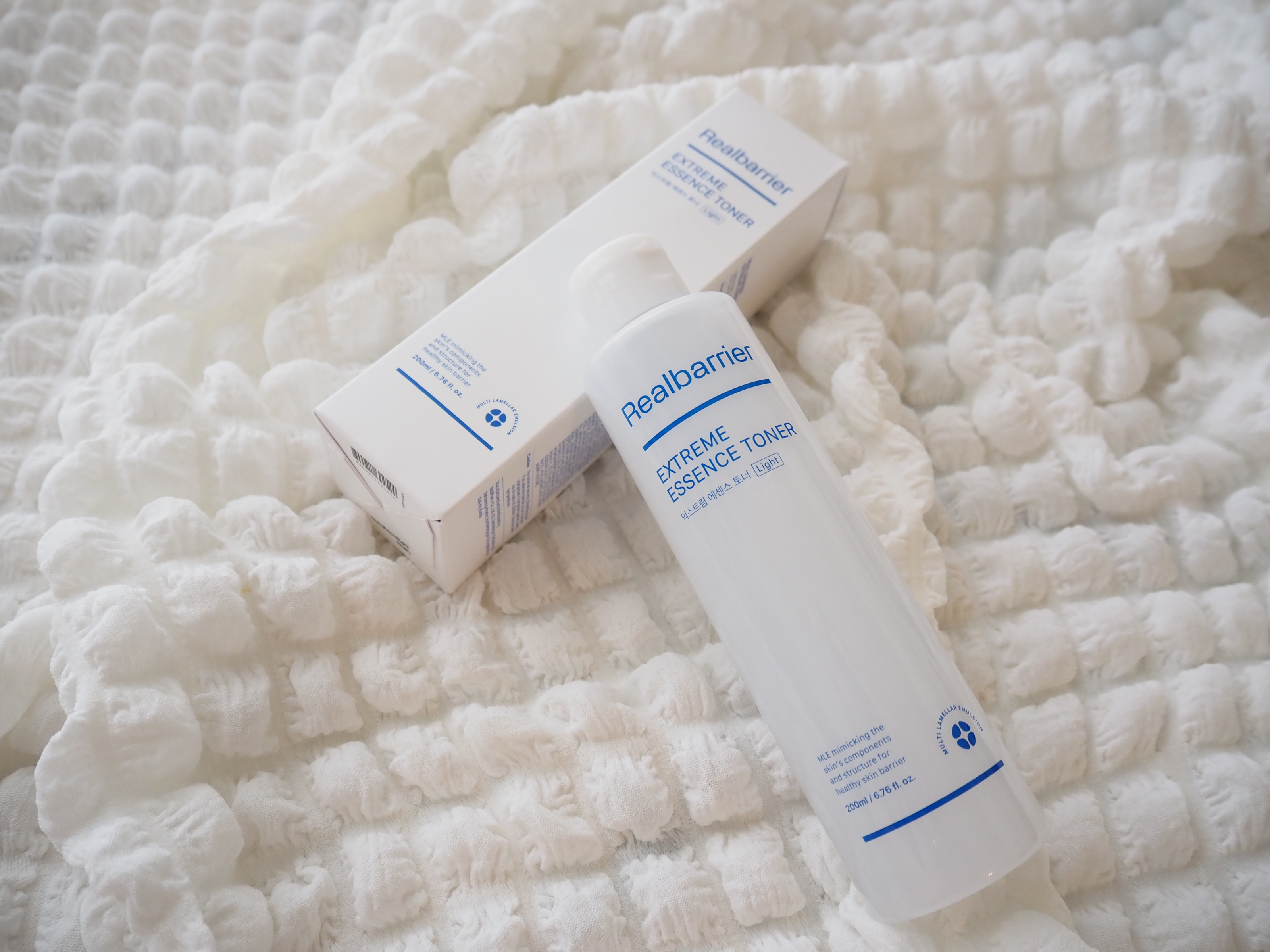 Real Barrier エクストリームエッセンストナーライトのクチコミ「クリームと一緒にエクストリームエッセンストナーライトも使ってみました。

美容液と化粧水の機能.....」（2枚目）