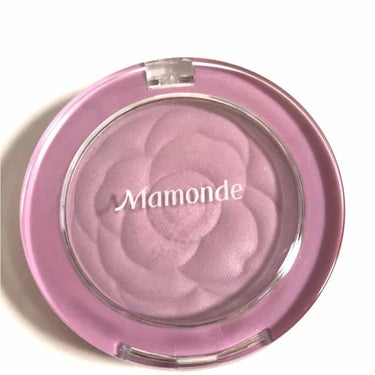 Mamonde Flower Pop Blusher パンジー.

韓国コスメのMamondeの人気色。
紫チークで頬にのせるとほんのり色づく感じで使いやすいです。細かなパールが光って艶っぽく見せてくれ