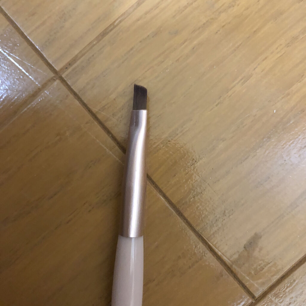 プチ アイシャドウブラシ S/セリア/メイクブラシを使ったクチコミ（2枚目）