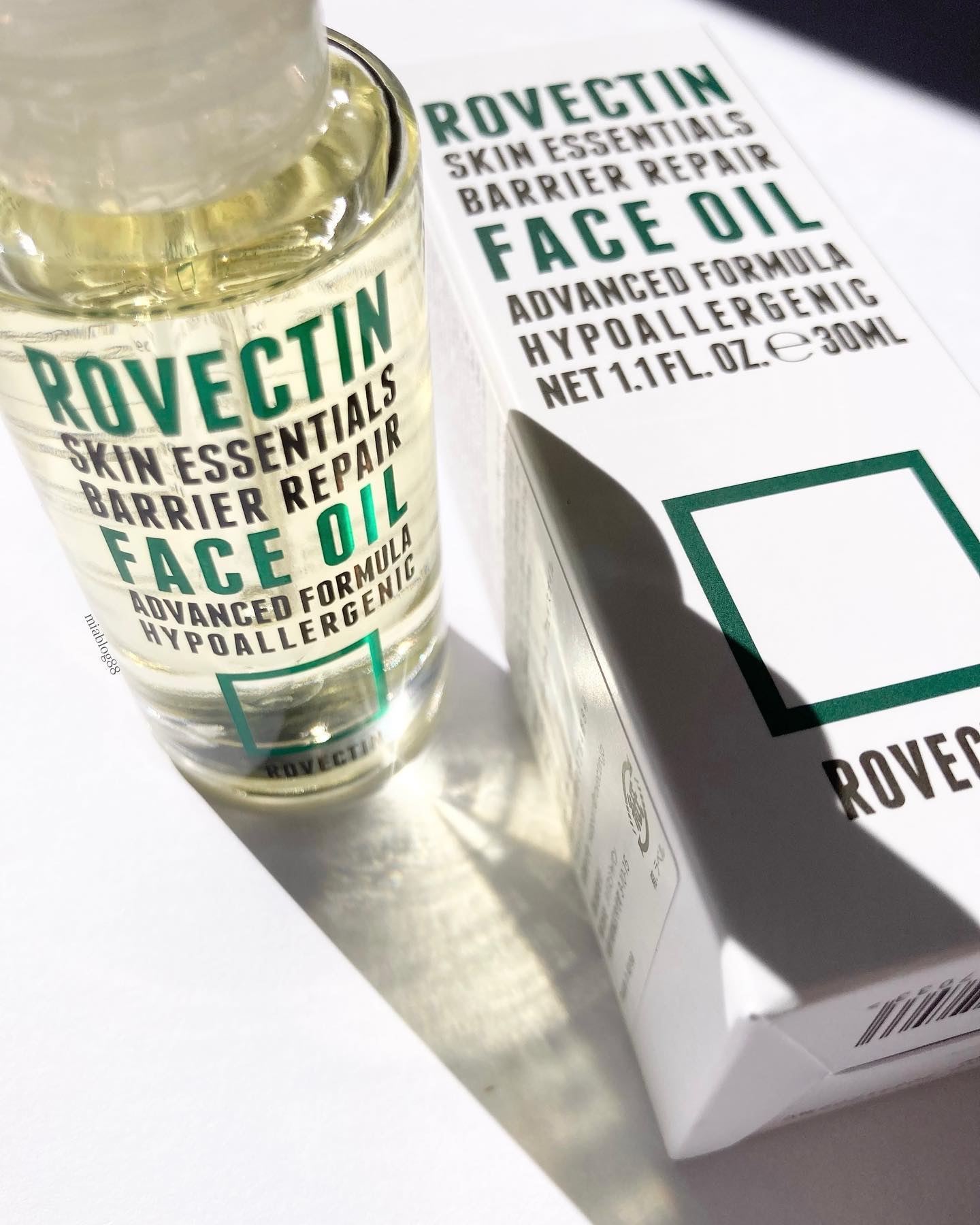 エッセンシャル フェイスオイル/ロベクチン/フェイスオイルを使ったクチコミ（2枚目）