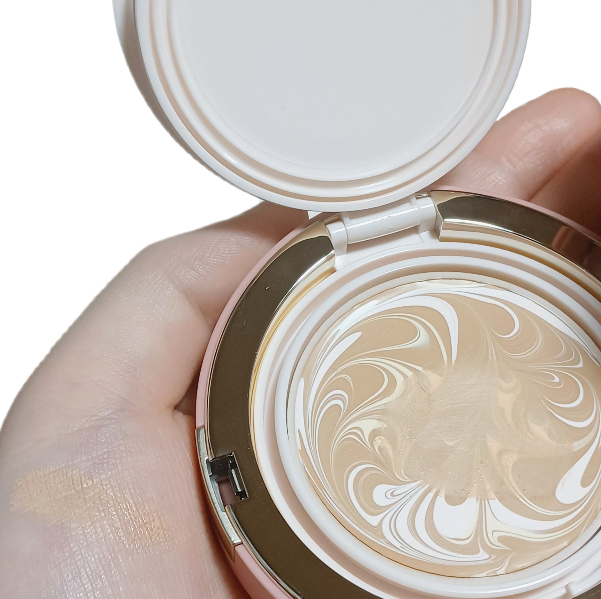 ヴェールヌーディ エッセンスパクトグロウ 20 オークル/AGE20’s/クリーム・エマルジョンファンデーションを使ったクチコミ（3枚目）