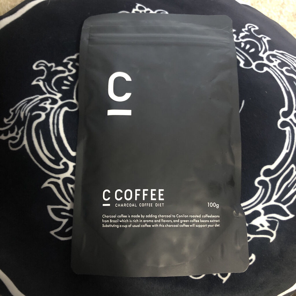 C COFFEE(チャコールコーヒーダイエット)ドンキーで購入しました✨
パッケージがシンプルおしゃれかなぁ〜
朝は水で夜は白湯に溶かして飲むようにしています☕️
ブラック好きな方おすすめやけど苦手な人は牛乳と豆乳やヨーグルトと一緒に試した