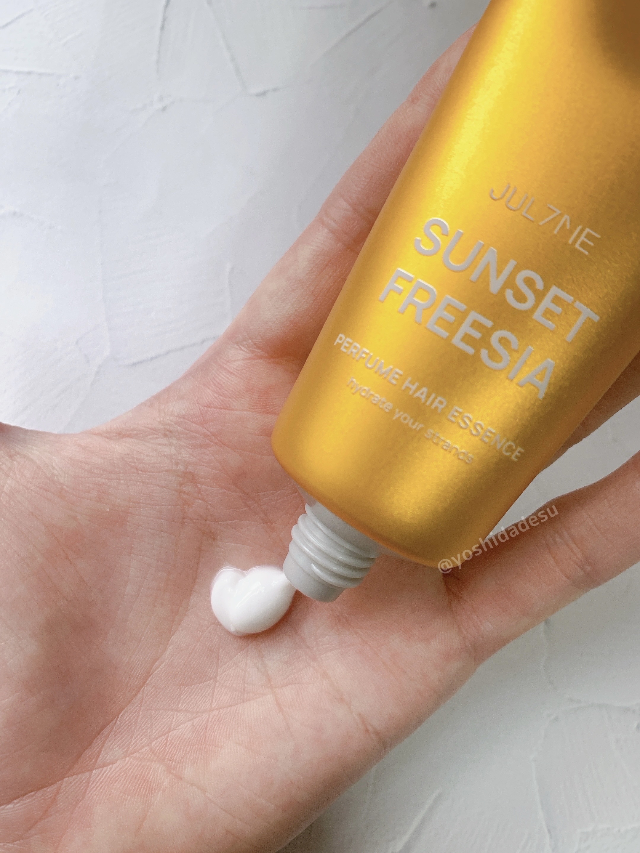 パフュームヘアエッセンス 01サンセットフリージア/JUL7ME/ヘアトリートメントを使ったクチコミ（2枚目）