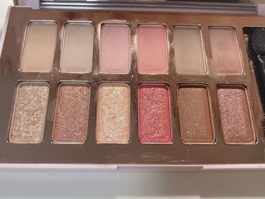 バレンタインボックス3ローズモーメント/VAVI MELLO/アイシャドウパレットを使ったクチコミ（2枚目）