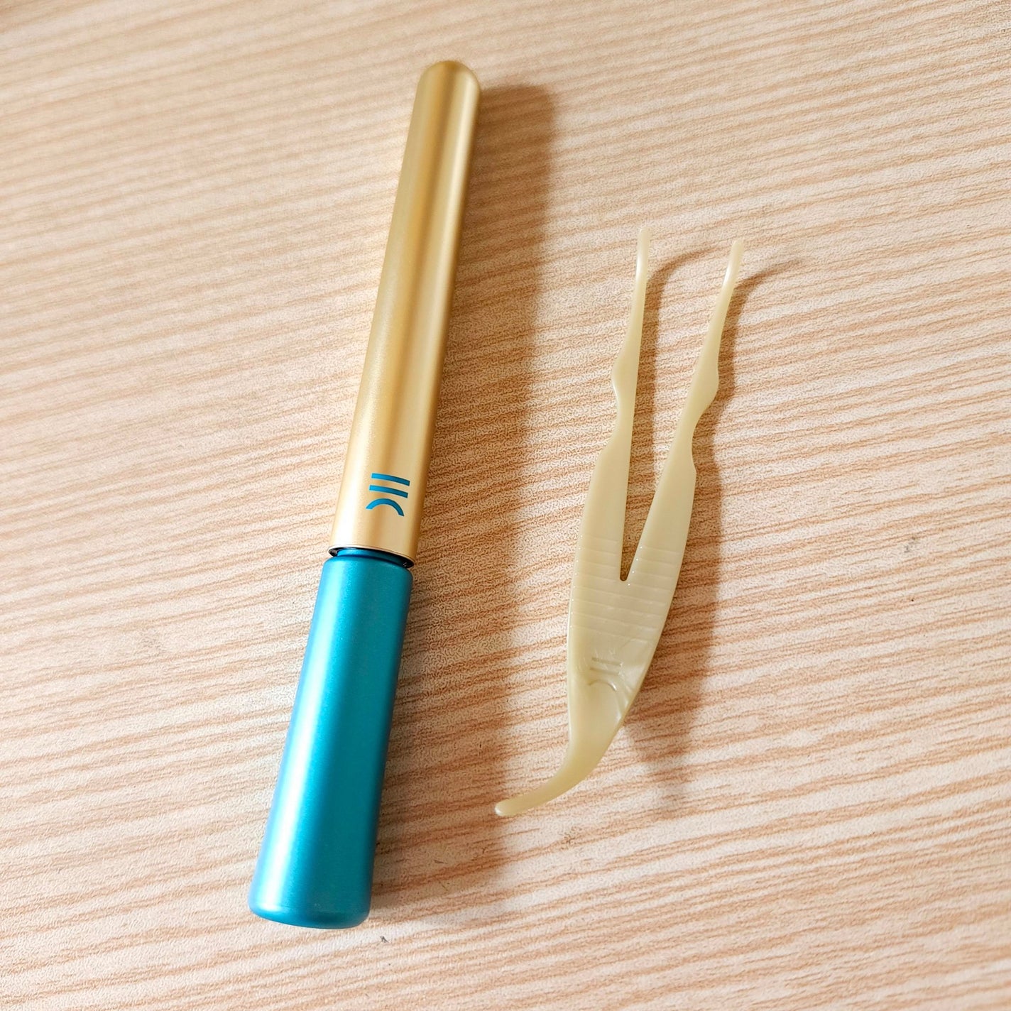 TWOOLダブルアイリッドハイブリットフィルム/SHOBIDO/二重まぶた用アイテムを使ったクチコミ(3枚目)