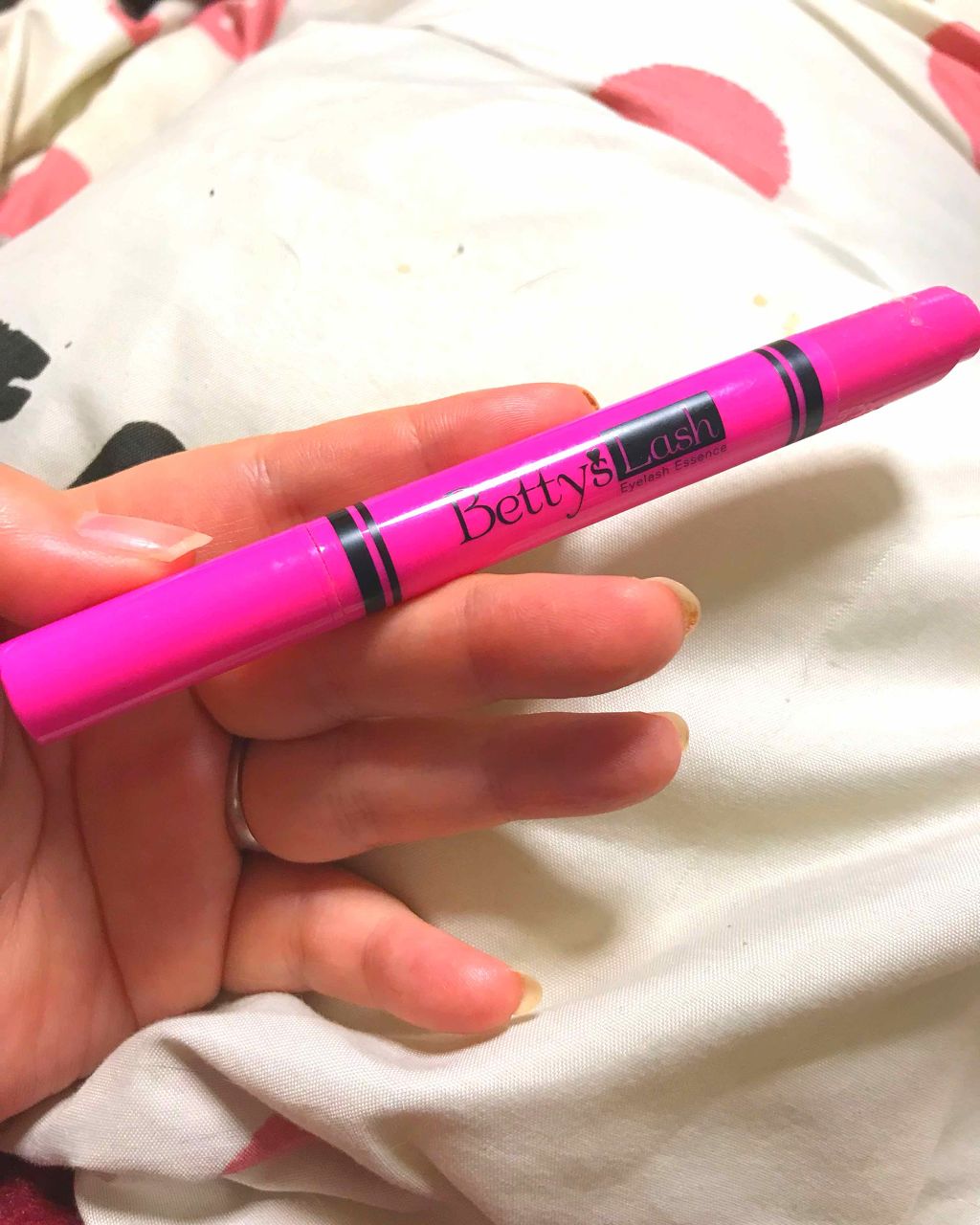 mayu on LIPS 「私の中で1番のまつ毛美容液です!まつげパーマをしているのでサロ..」(1枚目)