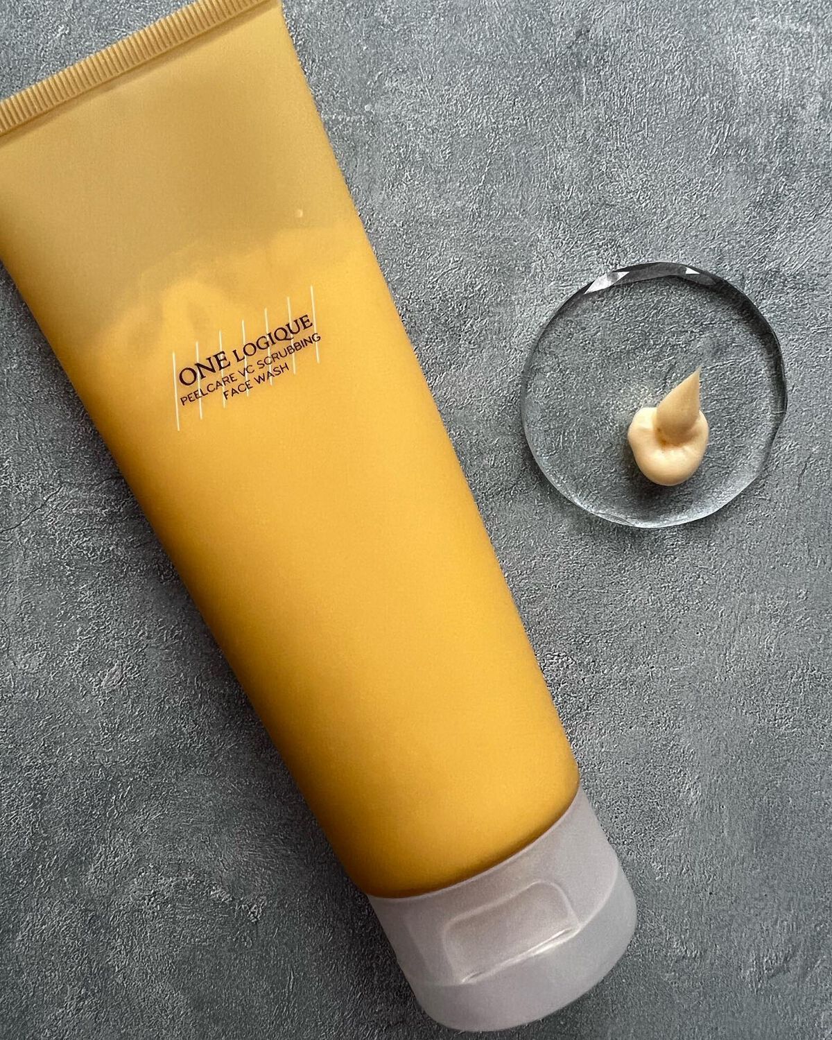 ピールケアVCスクラビングフェイスウォッシュ/ONE LOGIQUE/洗顔フォームを使ったクチコミ（2枚目）