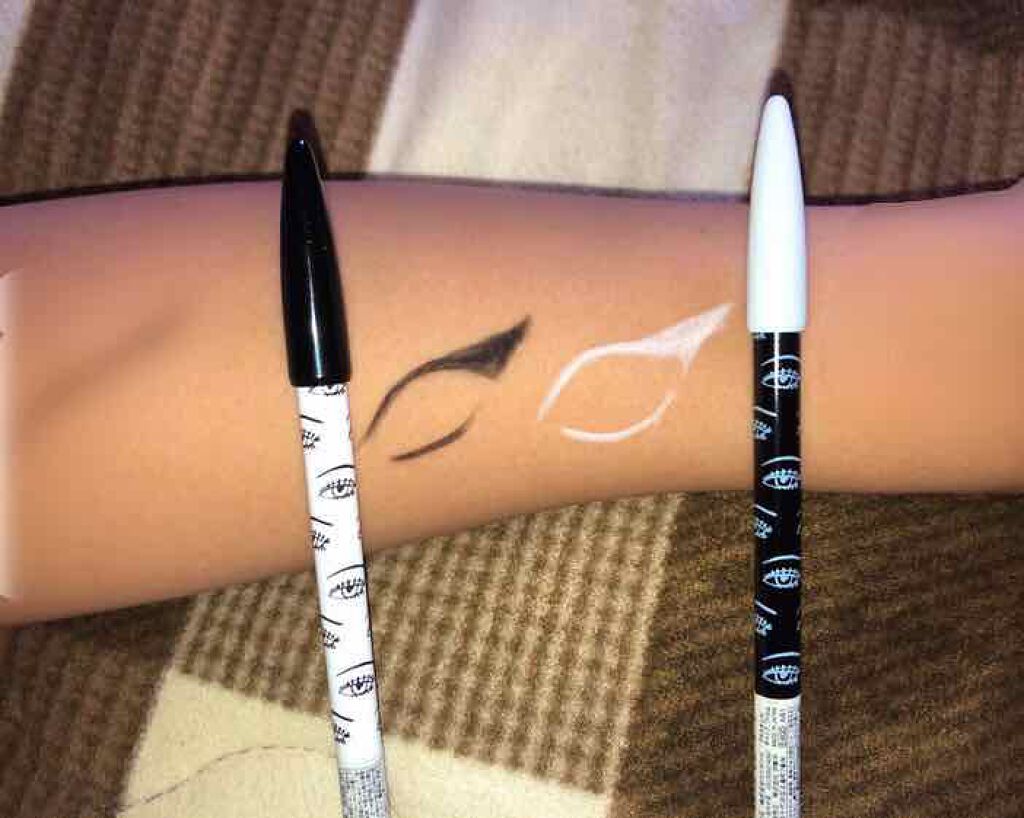 わおちゃん on LIPS 「ビボ アイフル アイライナーのペンシルアイライナーがとても凄い..」(1枚目)