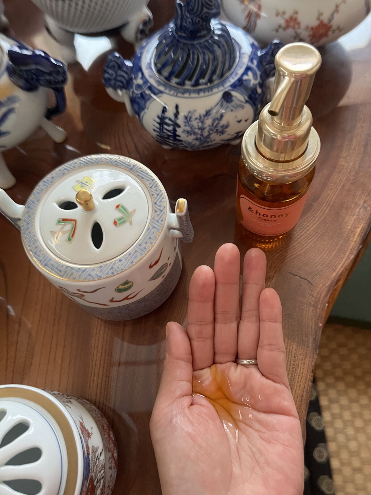 &honey &honey  Creamy EXダメージリペアヘアオイル3.0のクチコミ「昨日主人が仕事場で怪我をしてしまい、整形外科に来ています。ヘルメットをしていたので、まだ軽く済.....」（2枚目）