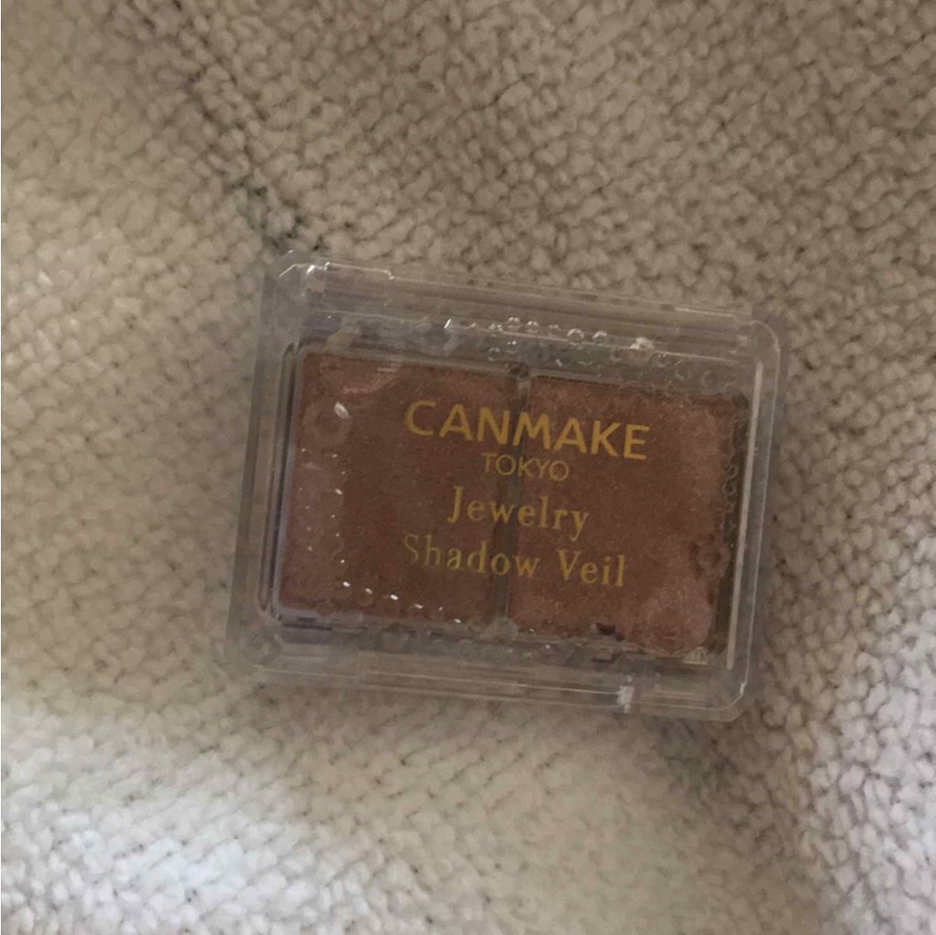 さよさん on LIPS 「大人気のキャンメイクジュエリーシャドウベール🎀右が大粒のラメ左..」(1枚目)