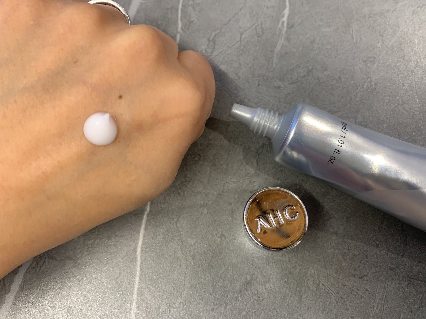 エッセンシャル リアル アイクリーム フォーフェイス/AHC/アイケア・アイクリームを使ったクチコミ(2枚目)