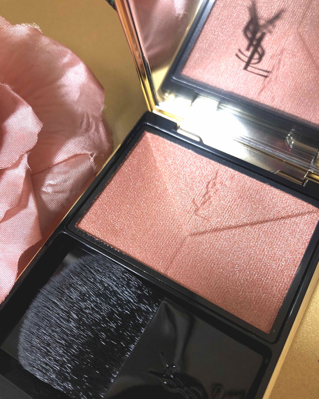 ハイライタークチュール 2 オーローズ（エクストラシマー） /YVES SAINT LAURENT BEAUTE/パウダーハイライトを使ったクチコミ（1枚目）
