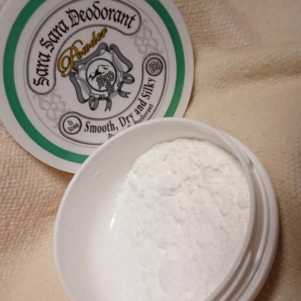 薬用さらさらデオドラントパウダー/デオナチュレ/デオドラント・制汗剤を使ったクチコミ（3枚目）
