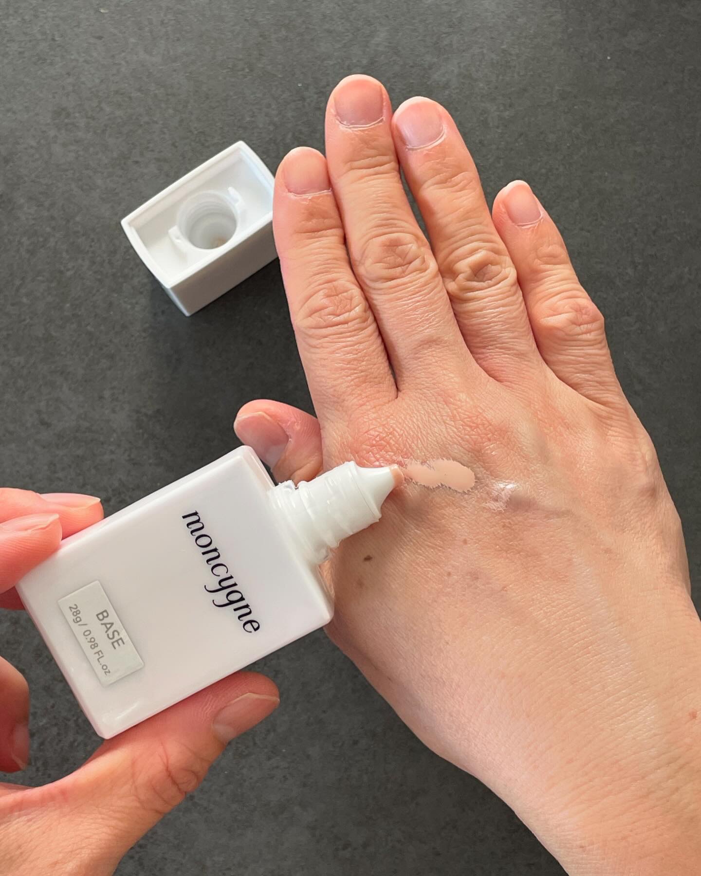 モンシーニュ ベース/moncygne/化粧下地を使ったクチコミ（2枚目）