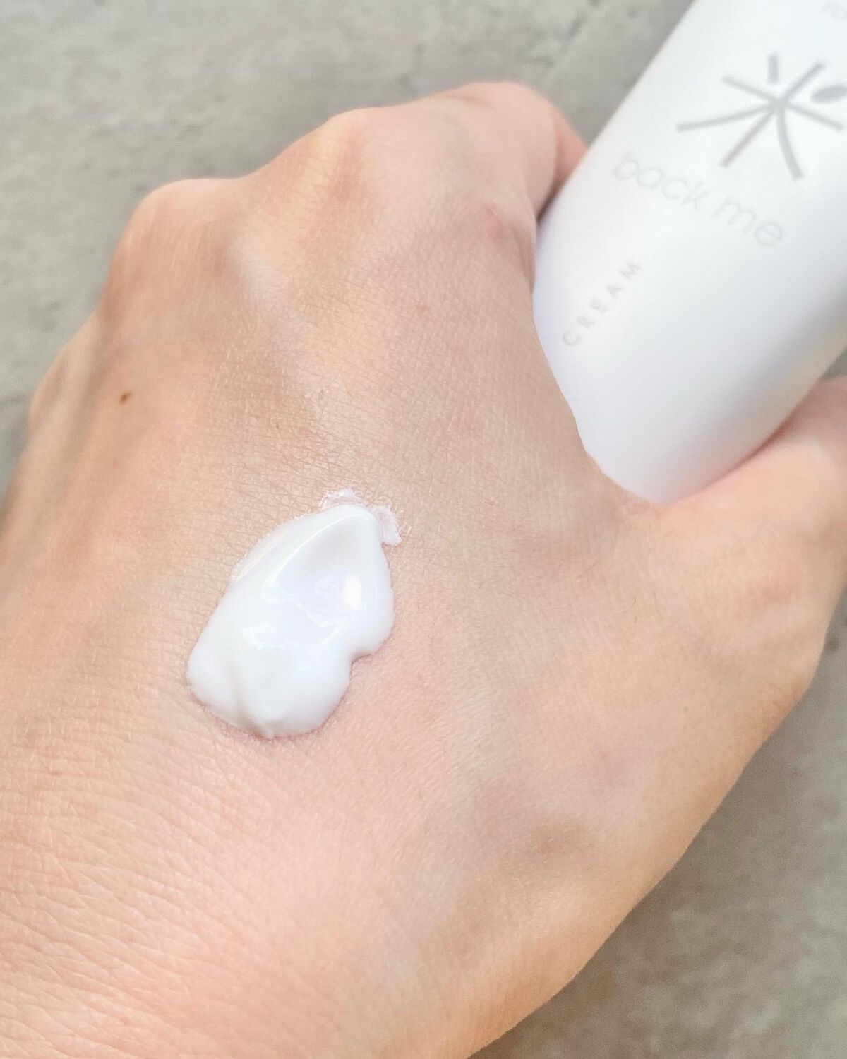 バックミートーンアップクリーム/rom&nd/化粧下地を使ったクチコミ（2枚目）