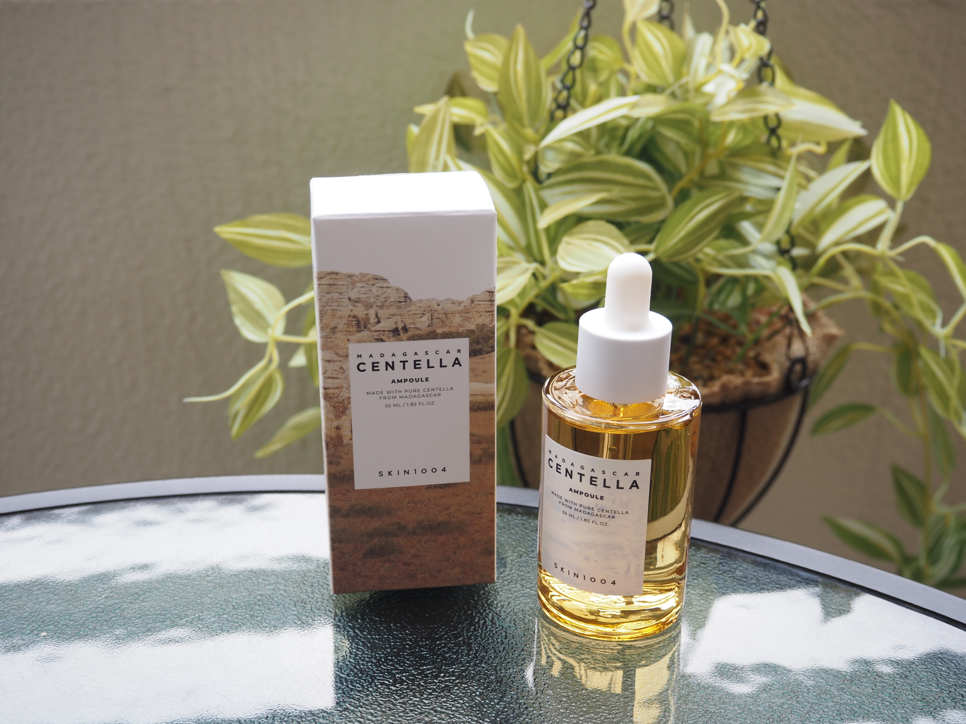 ゆらぎがちなお肌をケアしたくて使い始めたこちら。

■SKIN1004 センテラアンプル

最高品質のマダガスカル産CICAが配合されています。

ツボクサエキス100％というシンプルさが魅力。
肌の赤みを落ち着かせてくれるアンプルで
さら