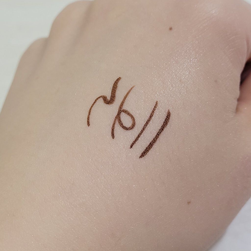 スキルレスライナー/LUMIURGLAS/リキッドアイライナーを使ったクチコミ（2枚目）