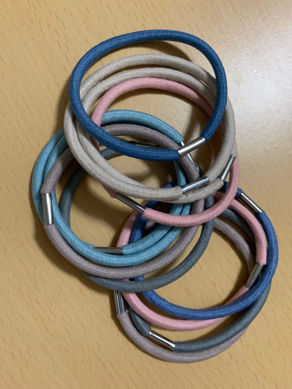 みく on LIPS 「私の持ってるヘアアクセ集・カラーへゴム3色✖️2本づつ(ピンク..」(2枚目)