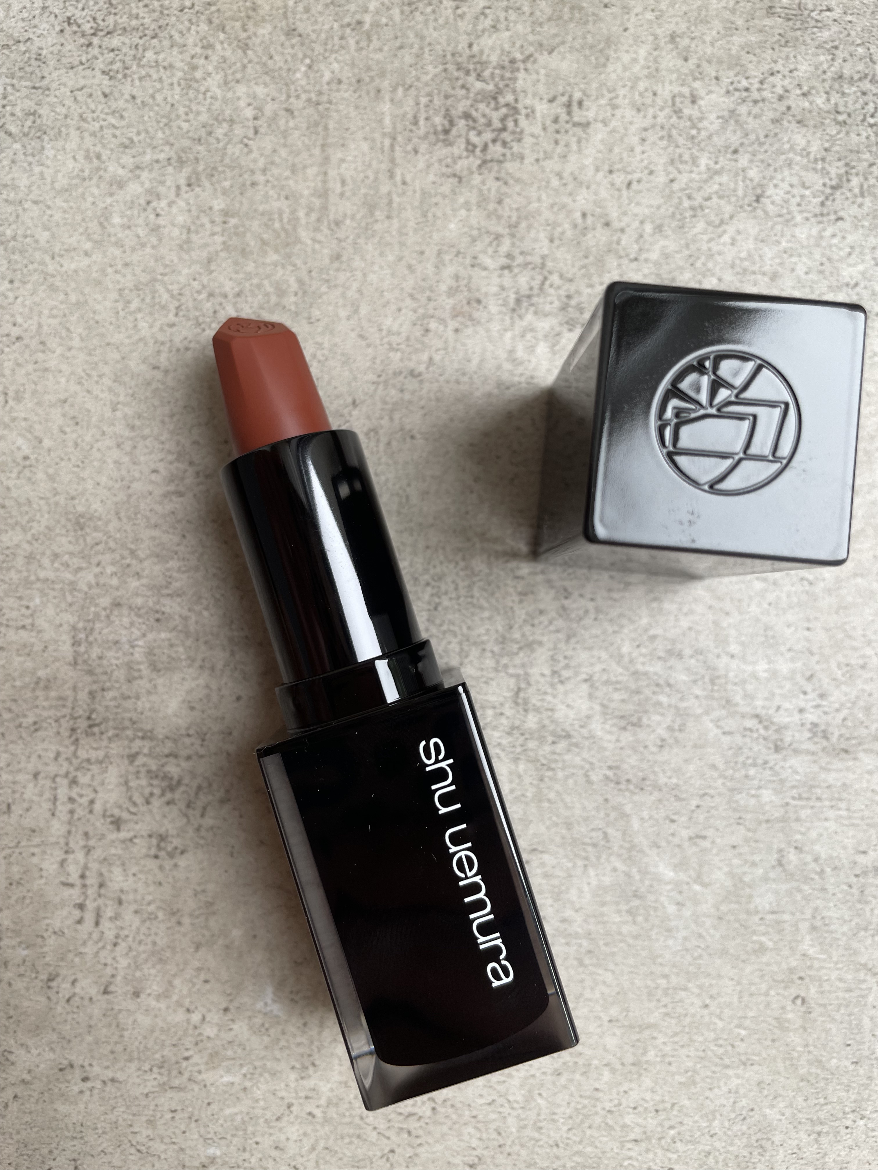 キヌ ルージュ マット/shu uemura/口紅を使ったクチコミ（3枚目）