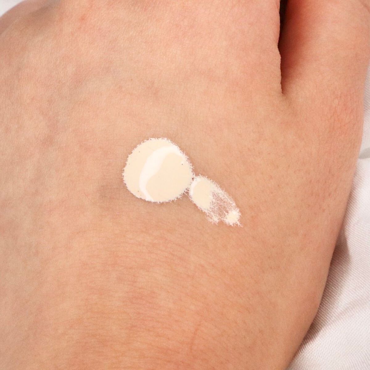 マスクフィットトーンアップエッセンス/TIRTIR(ティルティル)/化粧下地を使ったクチコミ(4枚目)