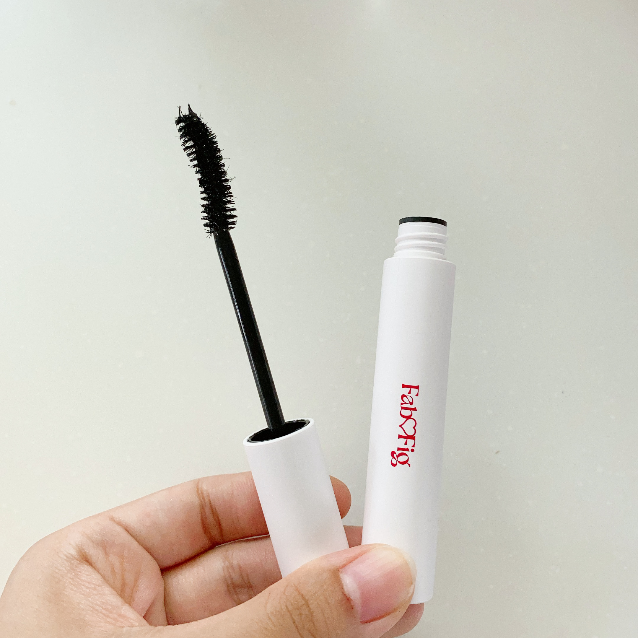 ネバーストップマスカラ V1 ボリュームブラック/Fab Fig/マスカラを使ったクチコミ（2枚目）