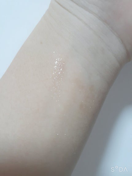 まゆ on LIPS 「天使の煌めきが手に入る//キラキラ好き、パケがかわいいコスメ好..」(3枚目)