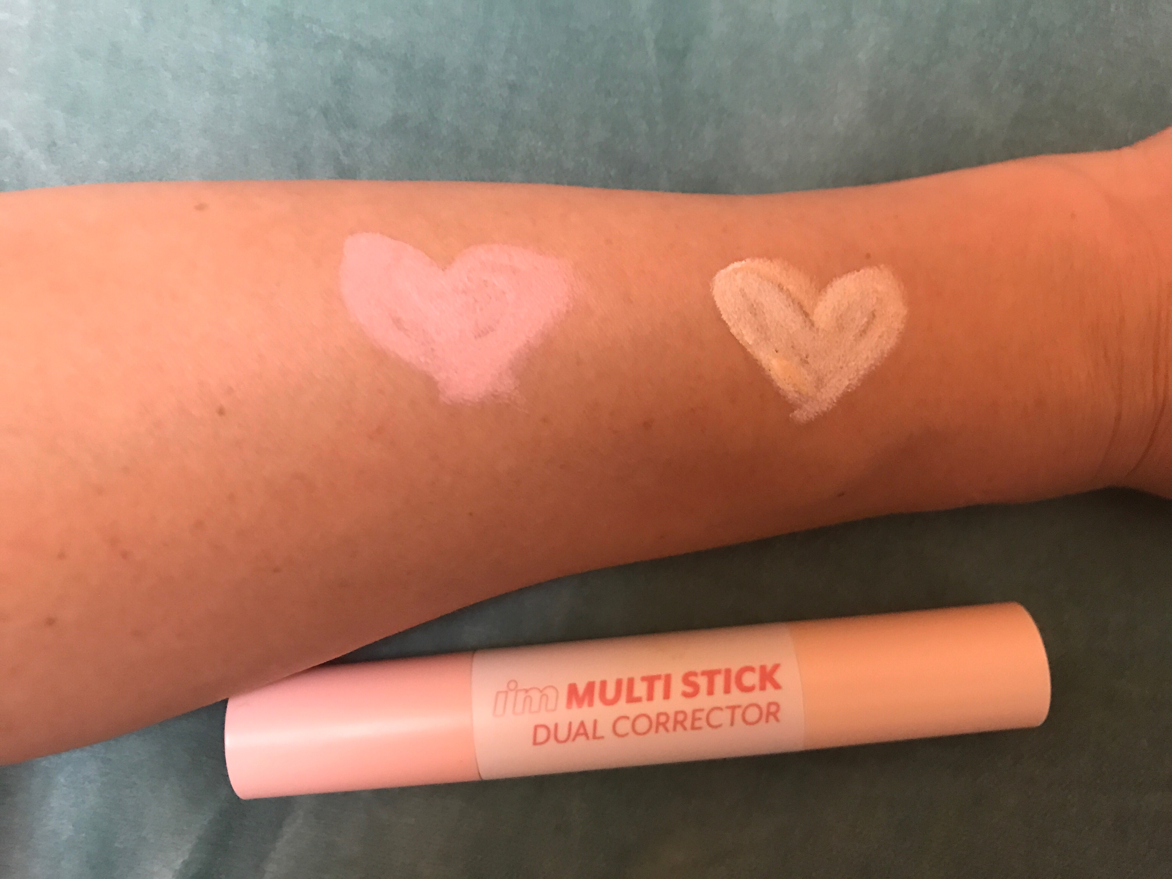 アイムマルチスティックデュアルコレクター 001 マーブルベージュ×ソフトピンク/i’m meme/スティックコンシーラーを使ったクチコミ（3枚目）