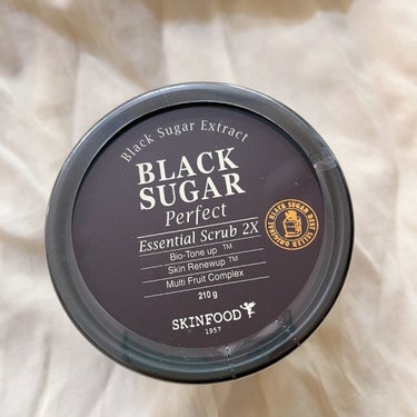 ブラックシュガー パーフェクト エッセンシャル スクラブ2X/SKINFOOD/洗い流すパック・マスクを使ったクチコミ（1枚目）