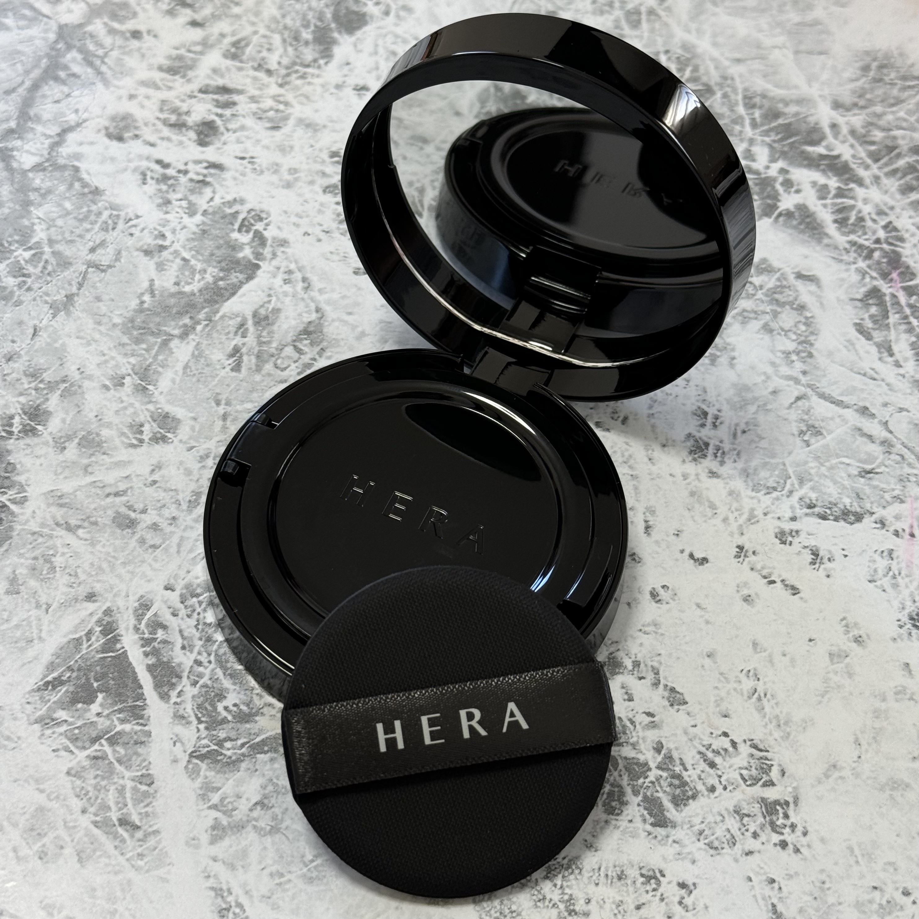 ブラック クッション 21N1 ベージュ/HERA/クッションファンデーションを使ったクチコミ（3枚目）