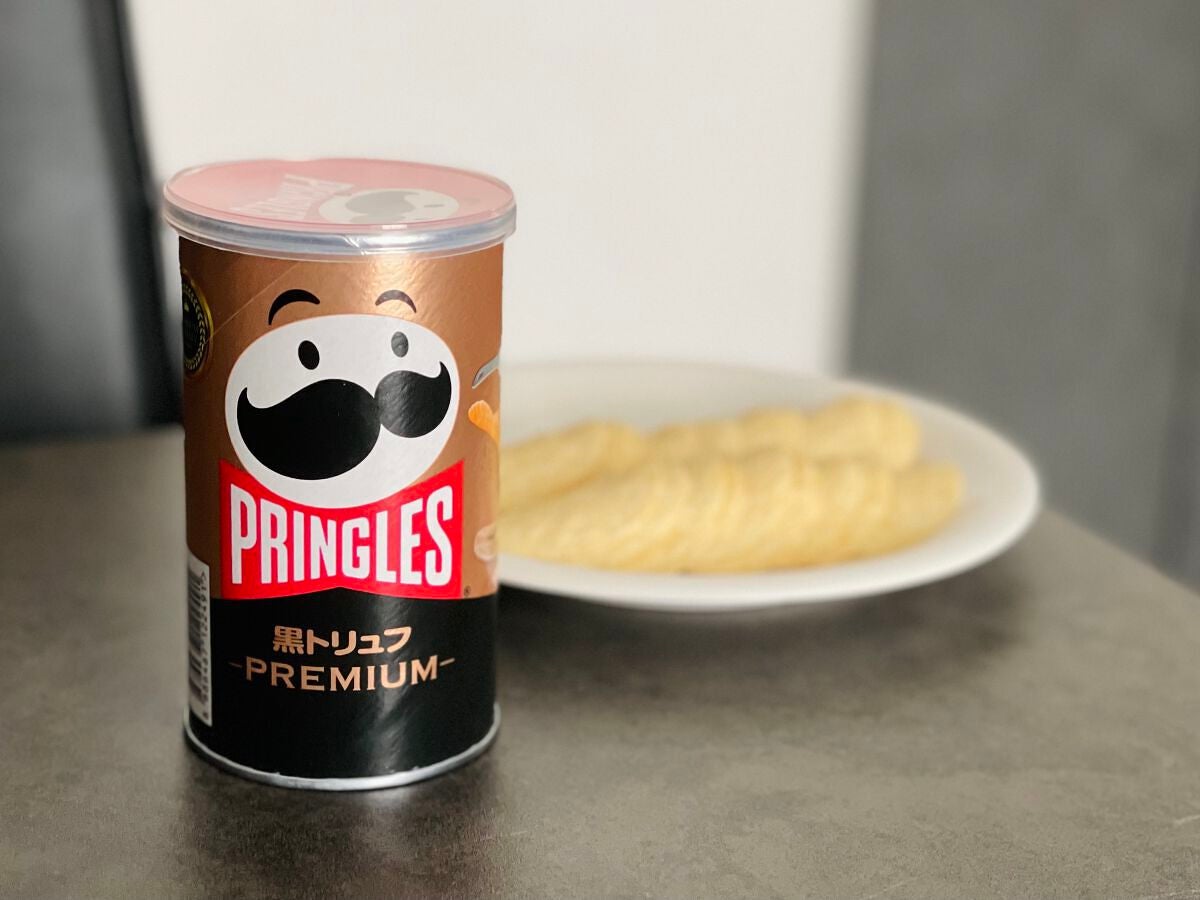 SaKi on LIPS 「ワンランク上のプレミアムフレーバープリングルズ黒トリュフ贅沢な..」(2枚目)