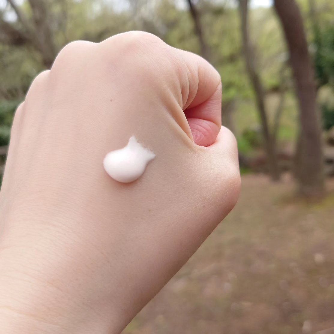 ニベアUV ディープ プロテクト＆ケア トーンアップ エッセンス/ニベア/日焼け止めローションを使ったクチコミ（2枚目）