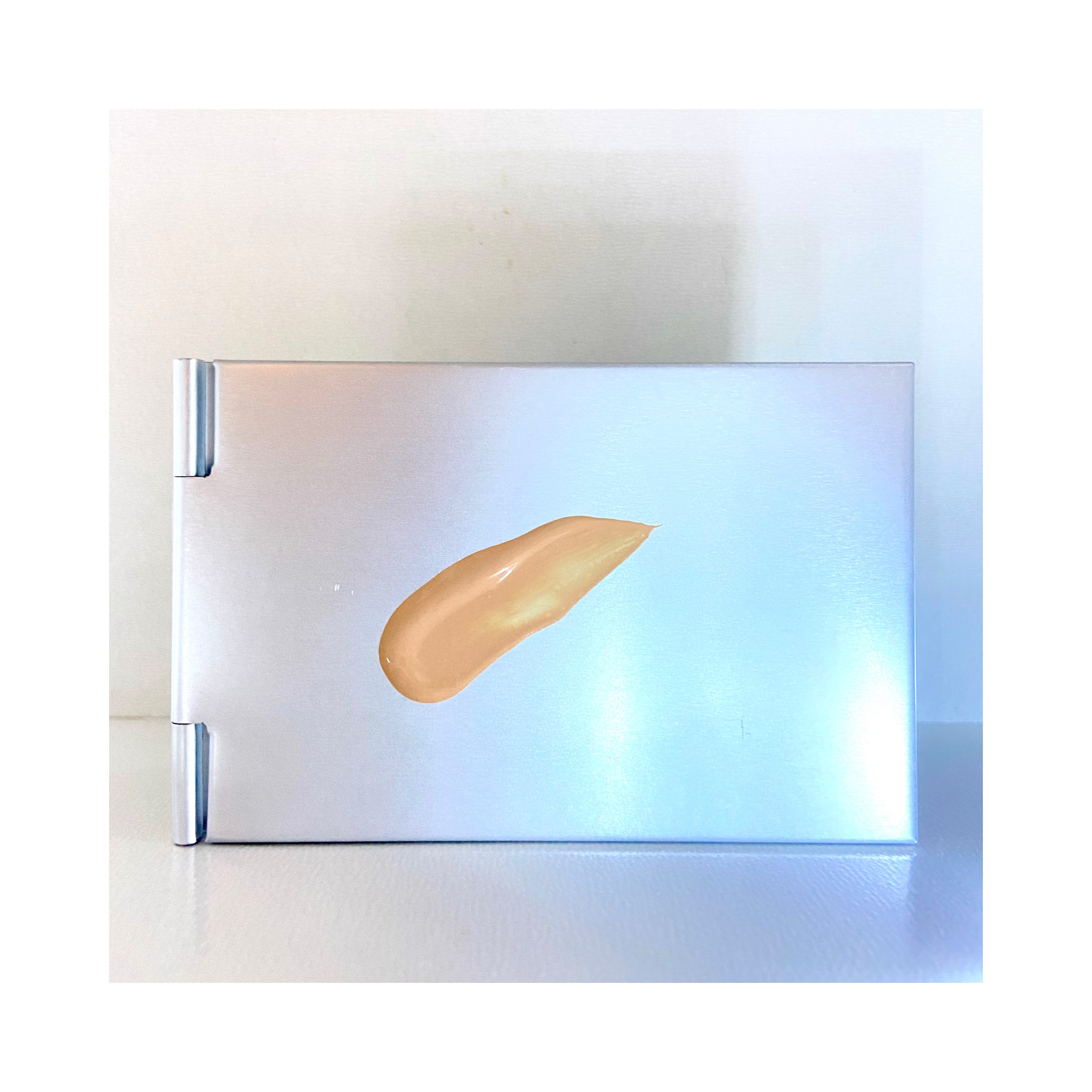 ミネラルフレッシュスキンリキッド/エトヴォス/リキッドファンデーションを使ったクチコミ（2枚目）