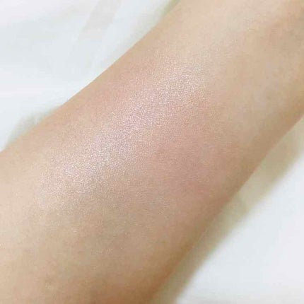 ハートハイライター エンジェルハート/MAKEUP REVOLUTION/パウダーハイライトを使ったクチコミ(3枚目)