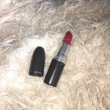 MAC 日本未発売 Ruby woo💋

Tayが使っていた赤リップです🐍

Ruby wooの入手方法は海外で買うか2017クリスマスコフレのスノーボールの中にミニリップとして入っててそこでしか手に入