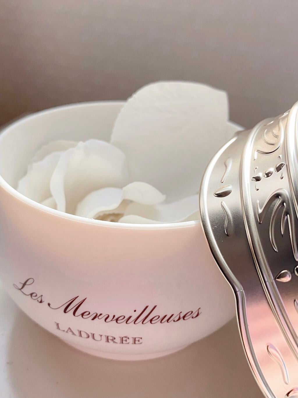 フェイスパウダー ローズ ラデュレ/レ・メルヴェイユーズ ラデュレ/プレストパウダーを使ったクチコミ(2枚目)