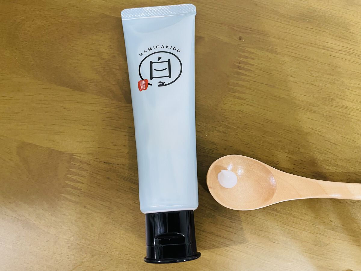 歯磨き堂 薬用ホワイトニングペースト/歯磨き堂/歯磨き粉を使ったクチコミ（2枚目）