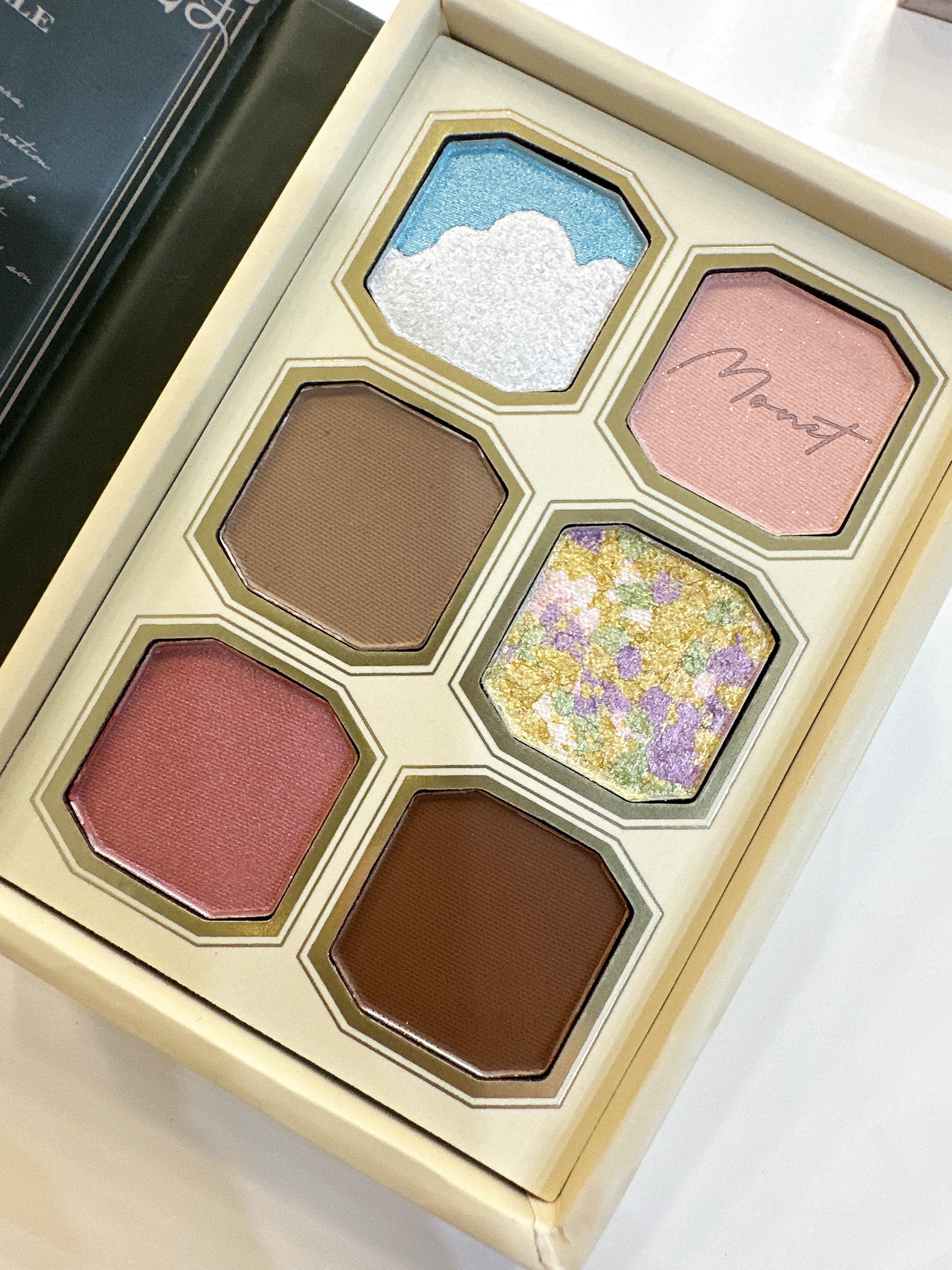 絵画アイシャドウパレット/MilleFée/アイシャドウパレットを使ったクチコミ（2枚目）