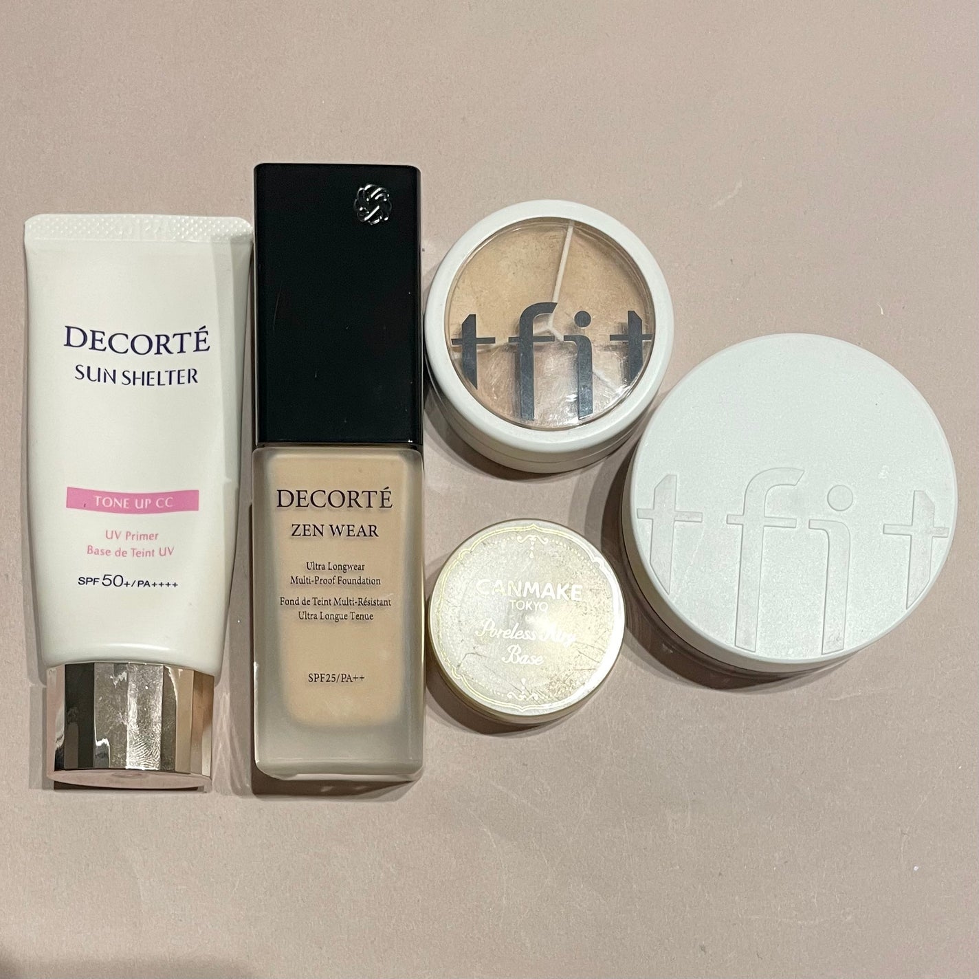 ポアレスエアリーベース/キャンメイク/化粧下地を使ったクチコミ(2枚目)