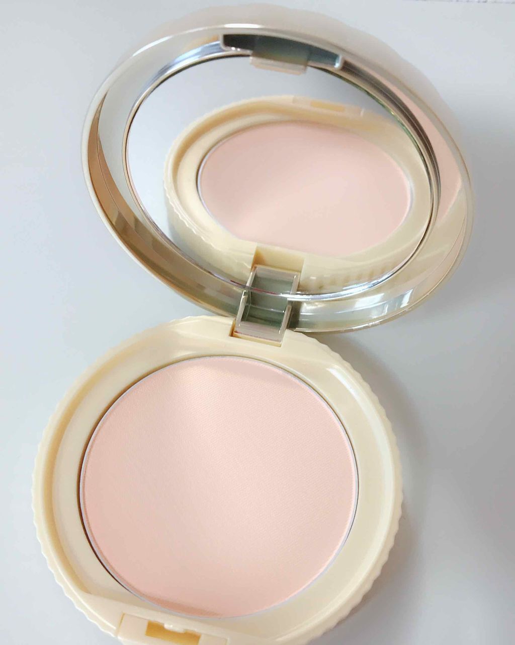 【旧品】マシュマロフィニッシュパウダー/キャンメイク/プレストパウダーを使ったクチコミ（2枚目）