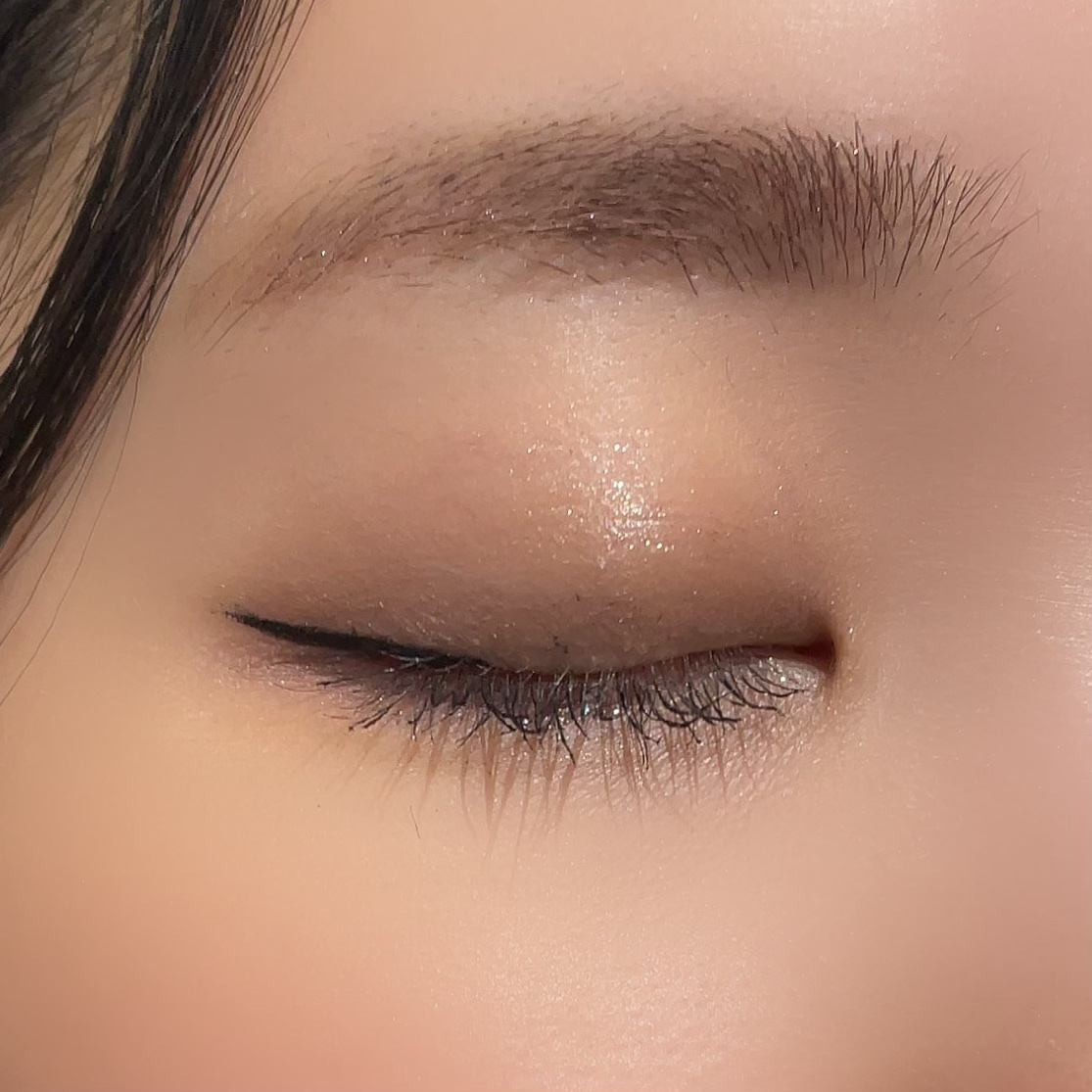 トゥインクルグリッター[ホログラム]/innisfree/リキッドアイシャドウを使ったクチコミ（3枚目）